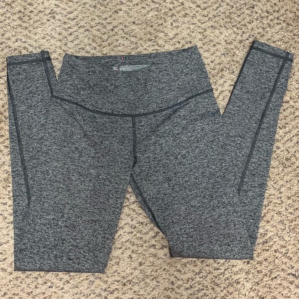 VS | Sport Leggings in Small